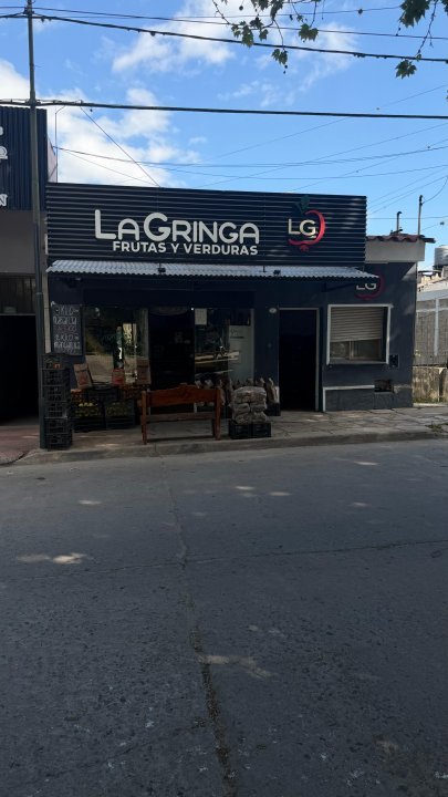 LOCAL COMERCIAL - AV BUENOS AIRES - LA FALDA.-