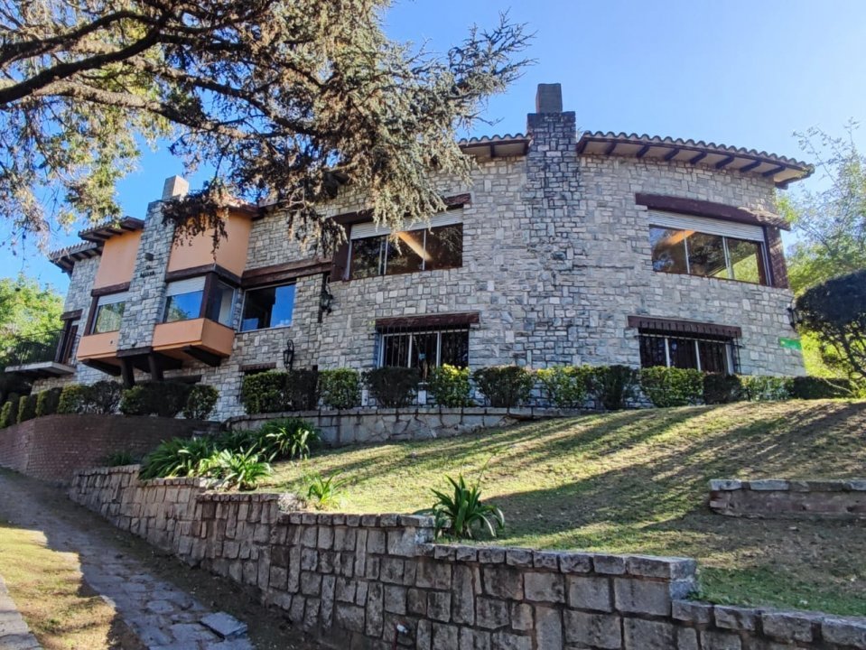 COMPLEJO CABAÑAS - B° VILLA EDEN