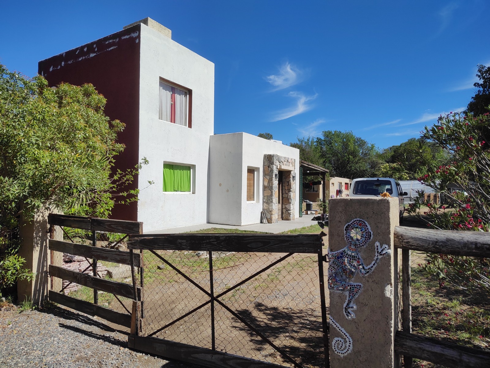 CASA - BARRIO RESIDENCIAL - HUERTA GRANDE.-