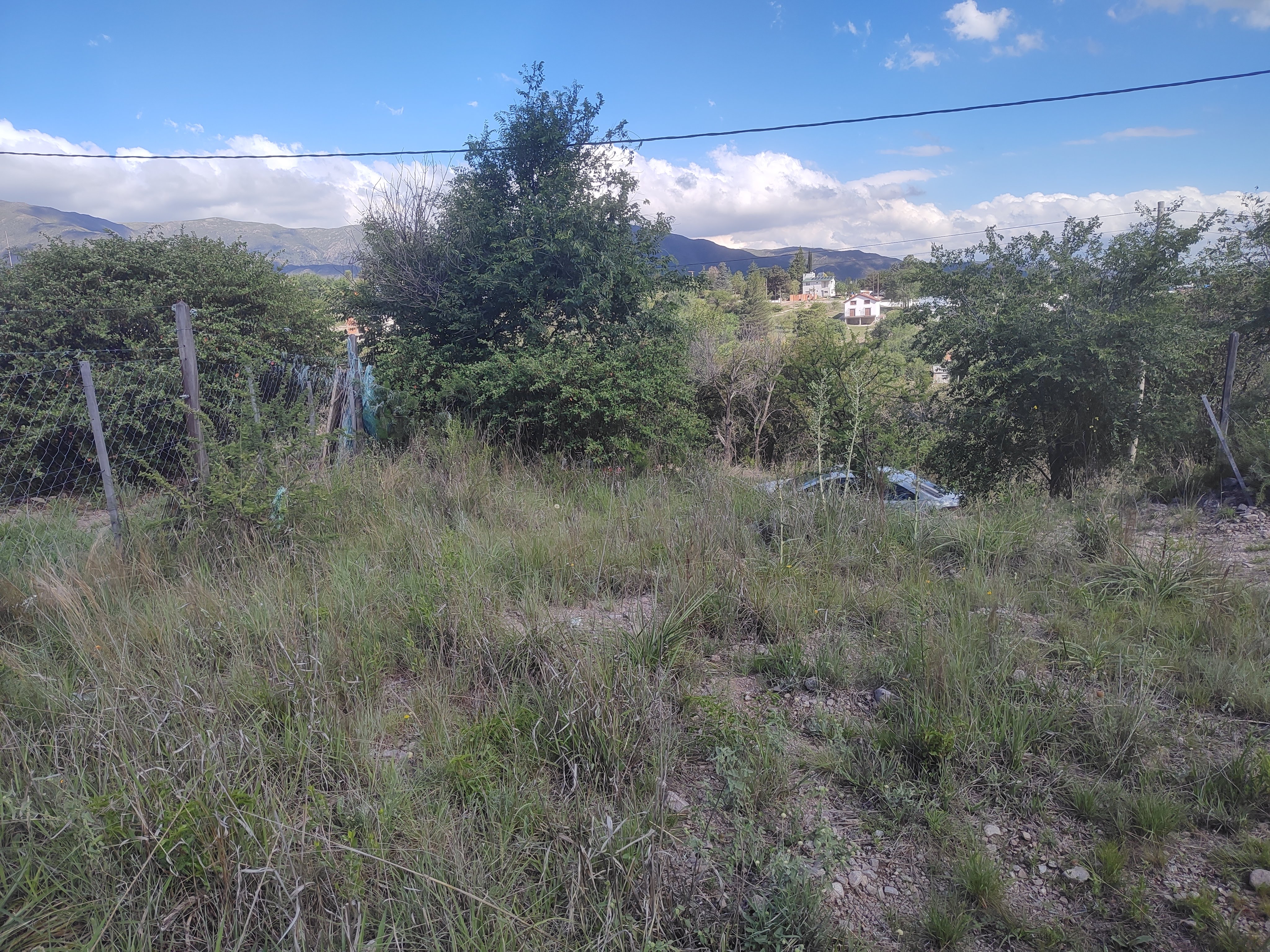 TERRENO B° HUERTA GRANDE PARQUE.-