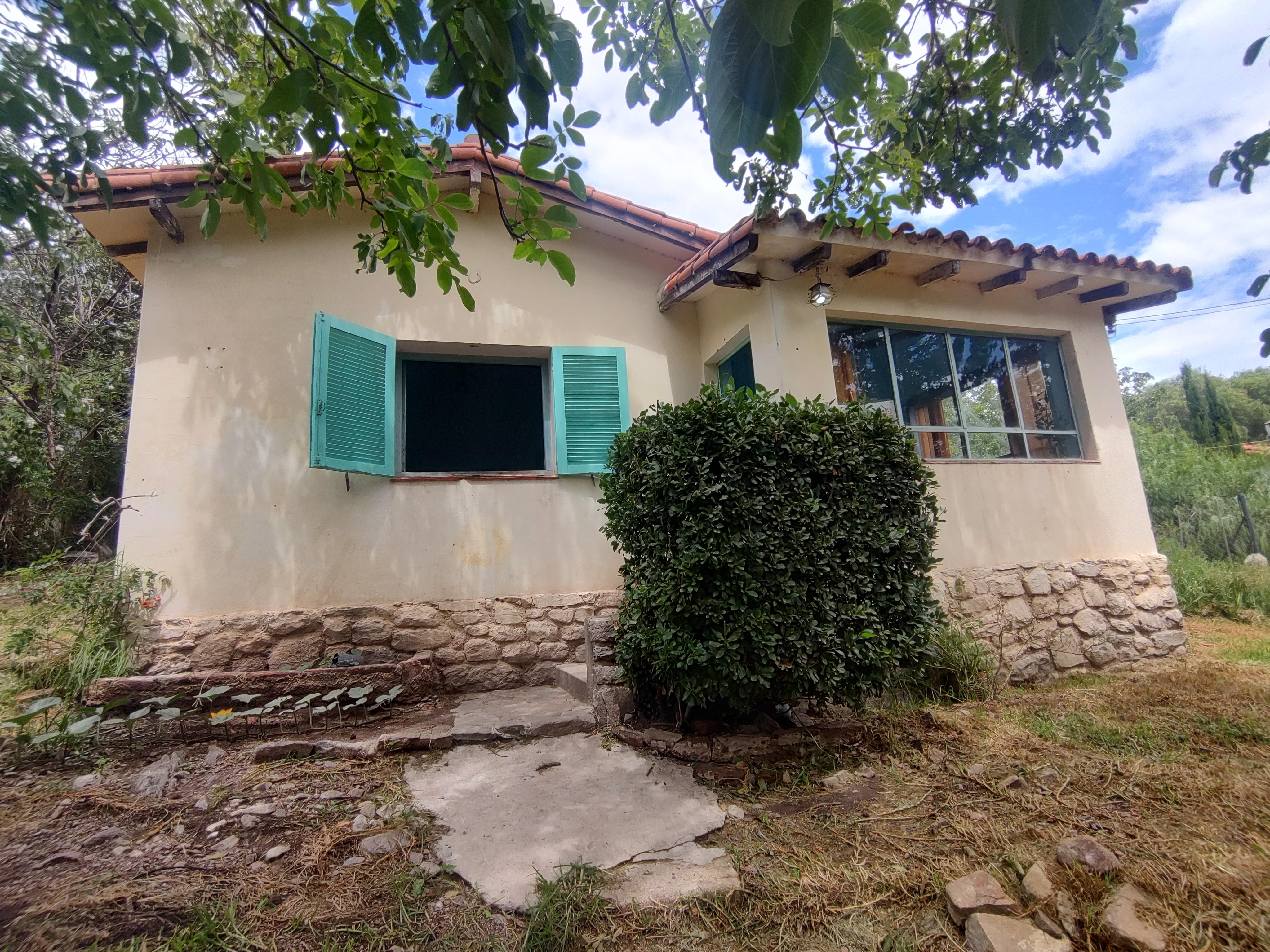 CASA - LOS COCOS - B° CENTRO.-