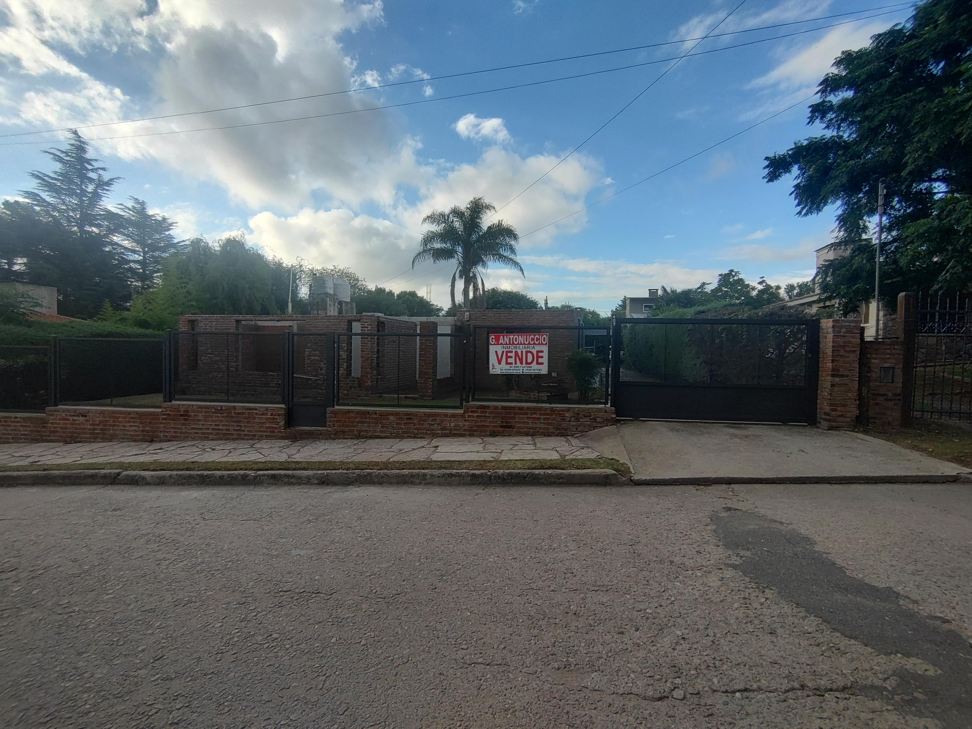 CASA B° LOS MANANTIALES - HUERTA GRANDE.-