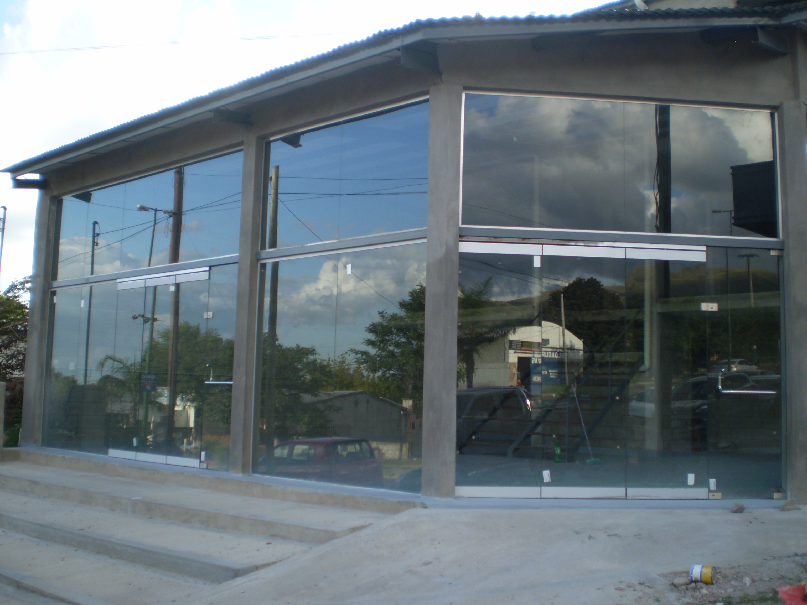 LOCAL + DOS DEPARTAMENTO - RUTA NACIONAL 38.-