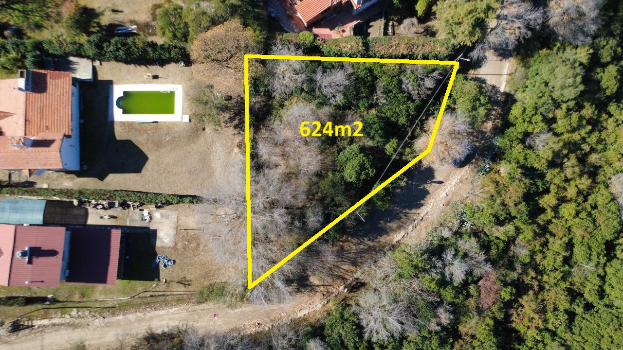 TERRENO B° DOMINADOR - LA FALDA.-