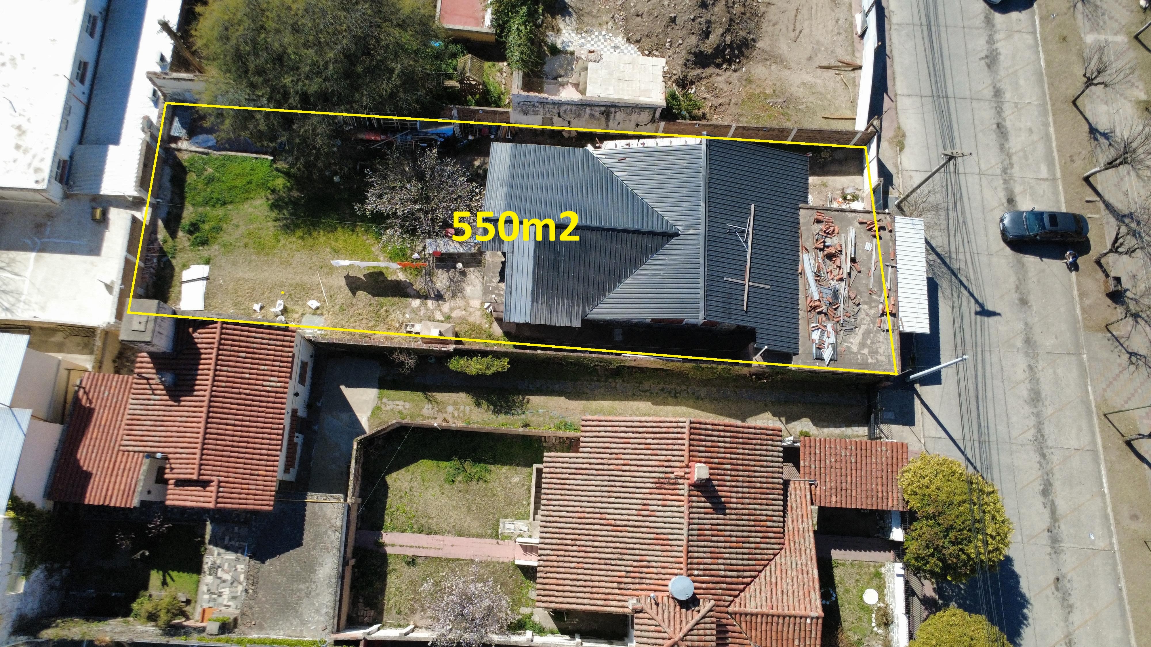 CASA B° CENTRO - LA FALDA.- 