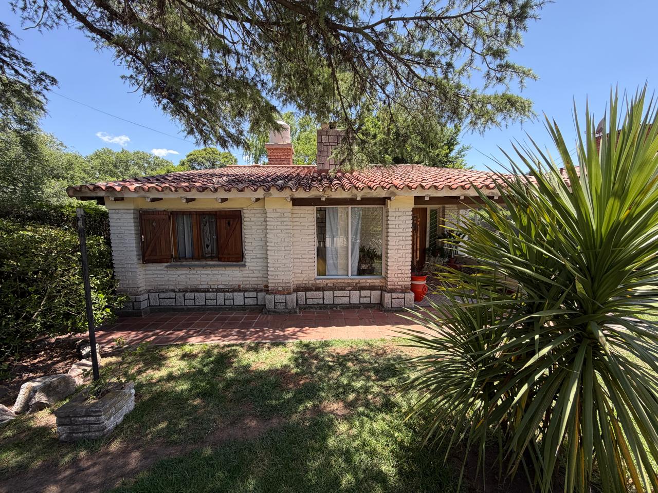 CHALET B° THEA - VILLA GIARDINO.-