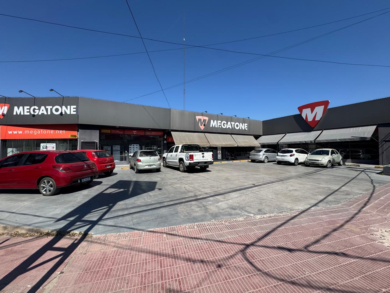 LOCAL COMERCIAL - GALPON Y VIVIENDA - RUTA 38 - LA FALDA.-