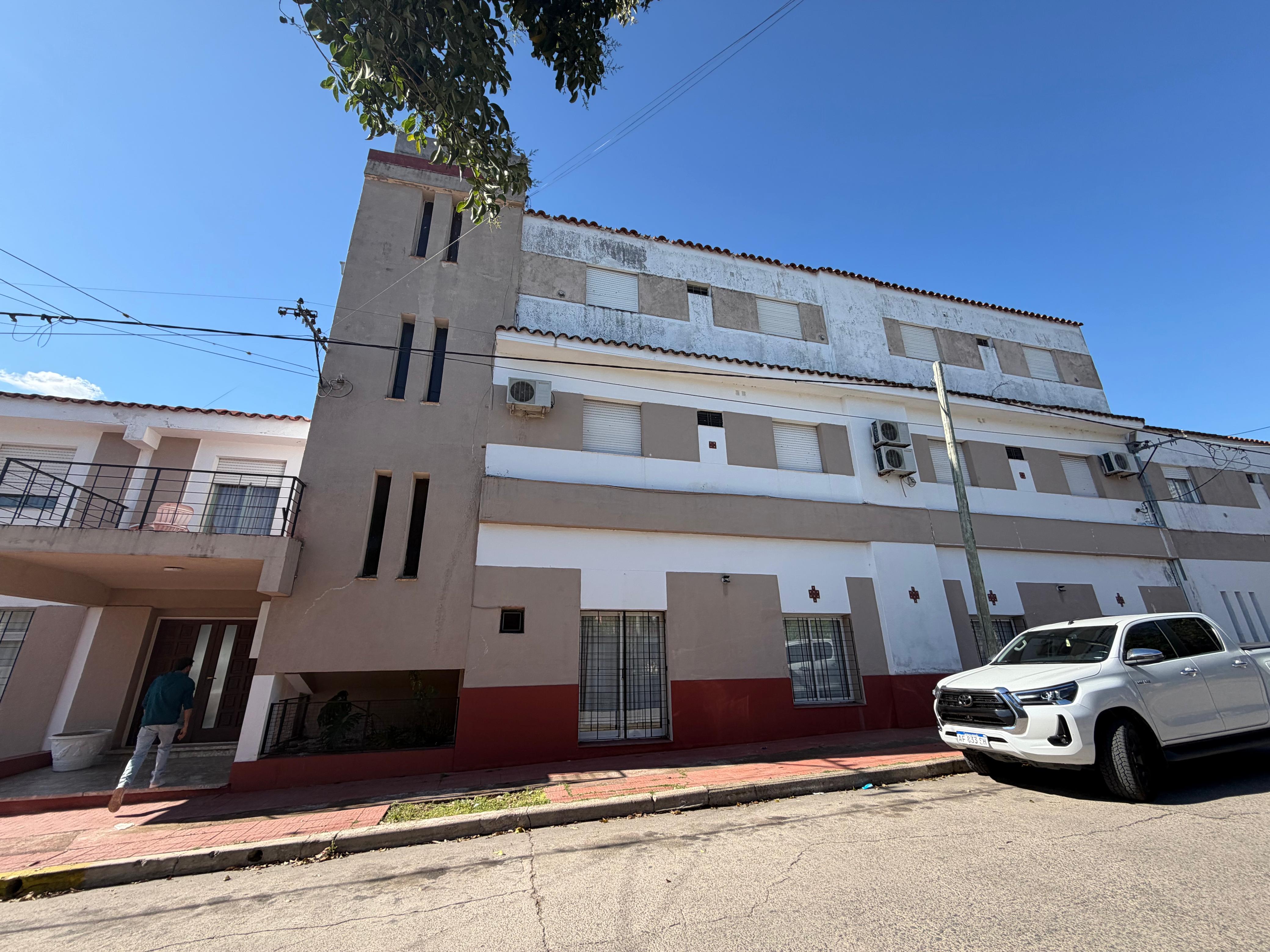 HOTEL VENTA - CAMINO CUADRADO - VALLE HERMOSO.-