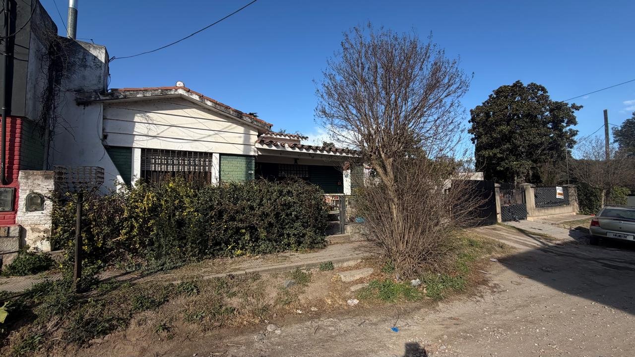 CASA B° BELLA VISTA - LA FALDA.-