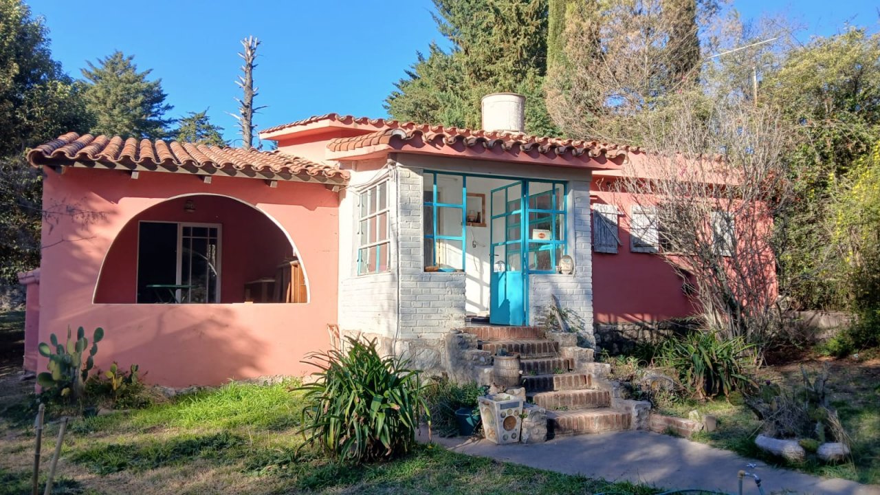CHALET EN B° LA CAÑADA- VILLA GIARDINO