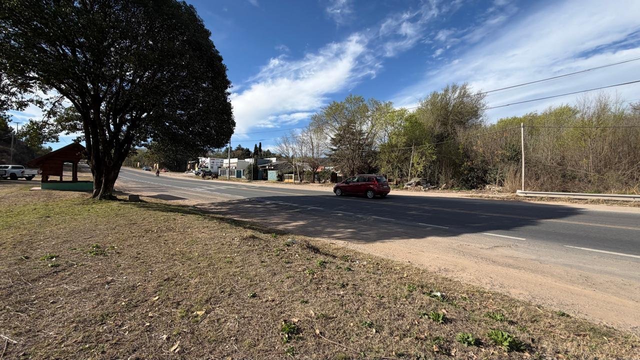 COMPLEJO CABAÑAS - HUERTA GRANDE - SOBRE RUTA NACIONAL 38.-