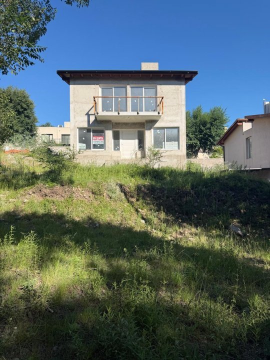 DUPLEX A TERMINAR B° VILLA EDEN - LA FALDA.-