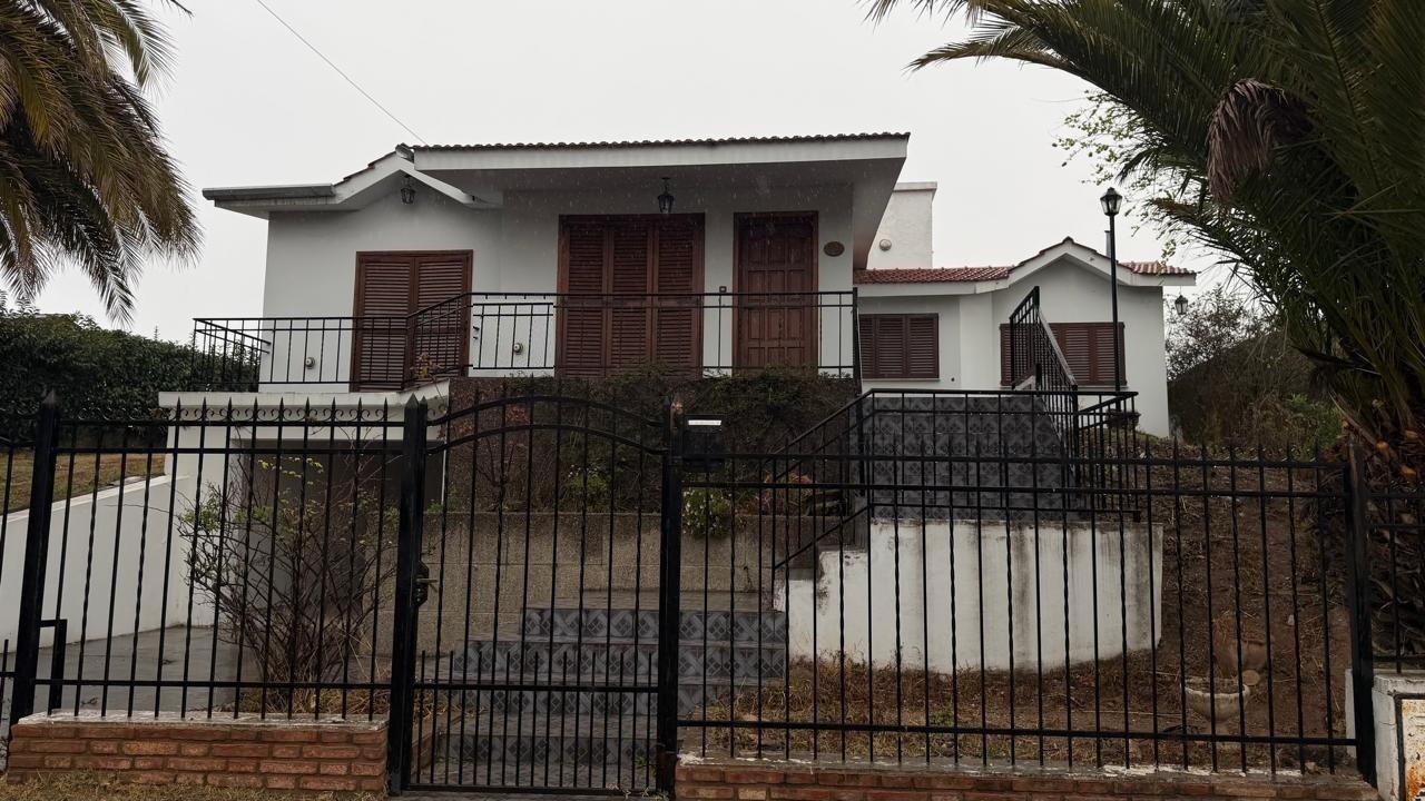 CASA - HUERTA GRANDE - B° CENTRO
